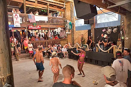 Flora-Bama asla sıkıcı değildir, Florida. 