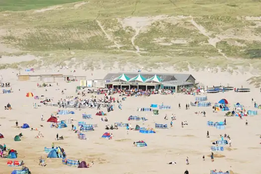 The Watering Hole, Perranporth Plajı. 