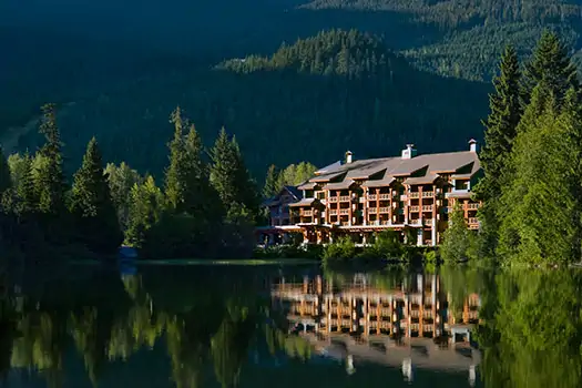 Nita Lake Lodge’ın manzarası