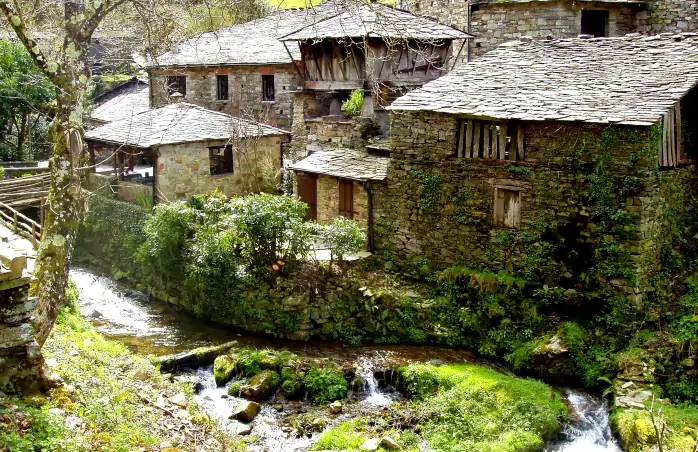 İspanyol yemekleri- Geleneksel bir Asturias köyü.