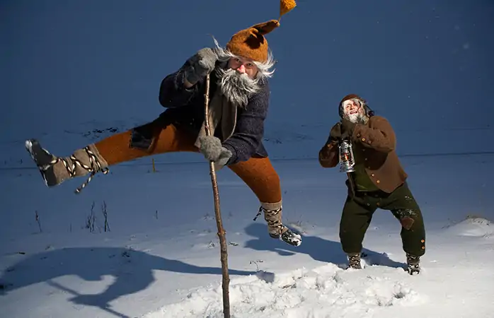 4.Izlanda-izlandalı-yule-lads-dunyanin-her-yanindan-noel-gelenekleri