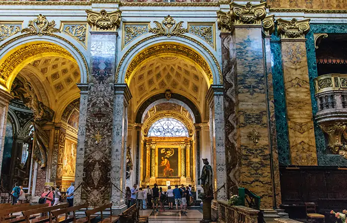 Roma gezisi- 2---San-Luigi-dei-Francesi-romadaki-en-iyi-5-kilise