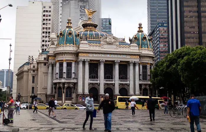 Rio de Janeiro gezilecek yerler- 7-Theatro-Municipal-tur-rehberi-rio-sehir-turu-rio-de-janeiro-turistiik-yerler-rio-de-janeiro