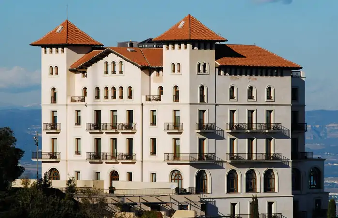 Gran-Hotel-La-Florida-barselonadaki-romantik-oteller