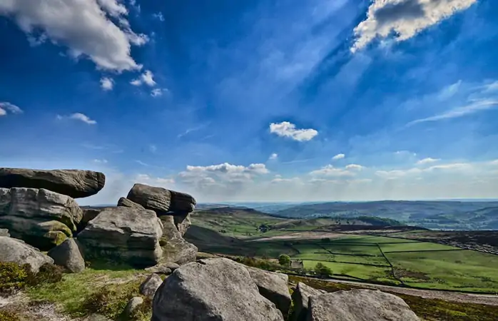 Seyahat kitapları-en-iyi-seyahat-kitaplari-pride-and-prejudice-jane-austen-stanage-edge