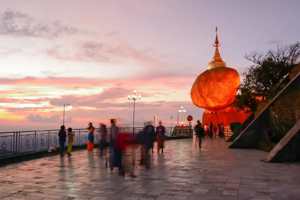 Kyaikhtiyo tapınağı, Myanmar