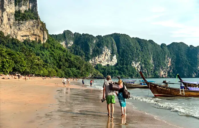 Tatiline Ao Nang’ın plajlarında gezintiyle başla