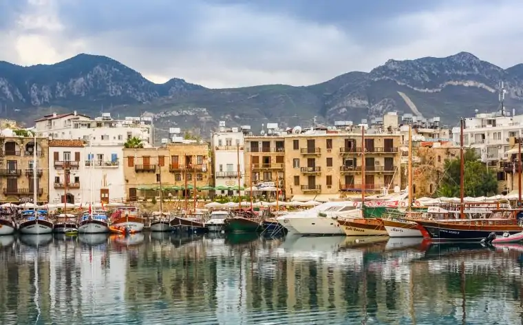 Girne, Kıbrıs'taki favori yerlerimizden bir tanesi. Bu yaz burayı keşfetmeye ne dersin?