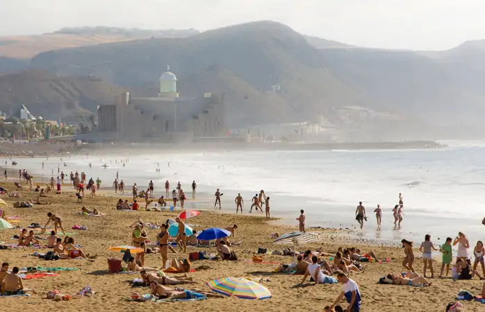 Playa de Las Canteras’da senin için de bir yer var