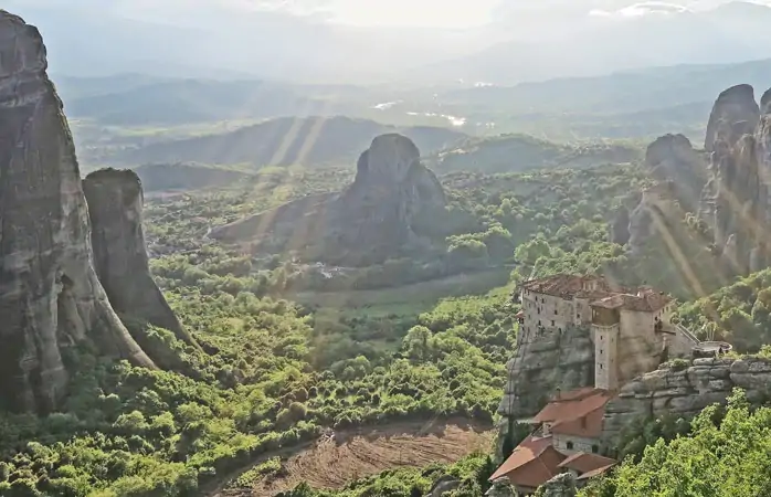 Ölmeden önce görülmesi gereken yerler- Rousanou Manastırı, Meteora’nın altı manastırından biridir