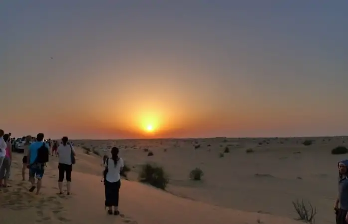 Dubai'de gün batımını seyretmek...