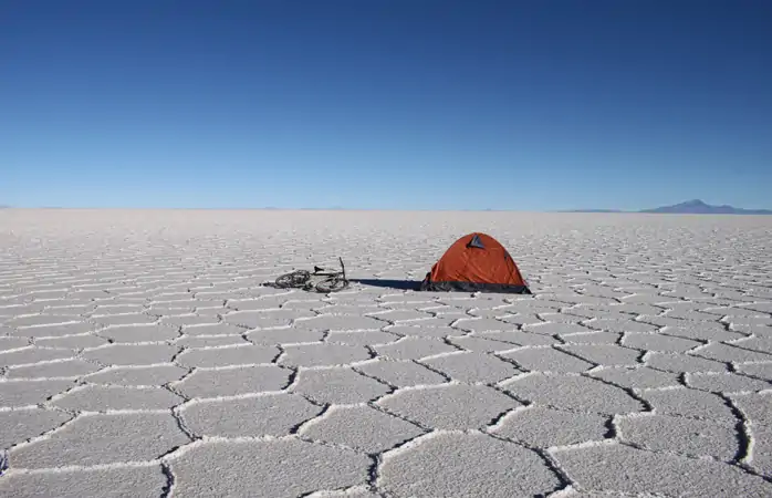 Bisikletle dünya turu- Sonsuz gökyüzü, bembeyaz Salar de Uyuni ve sadık bir bisiklet