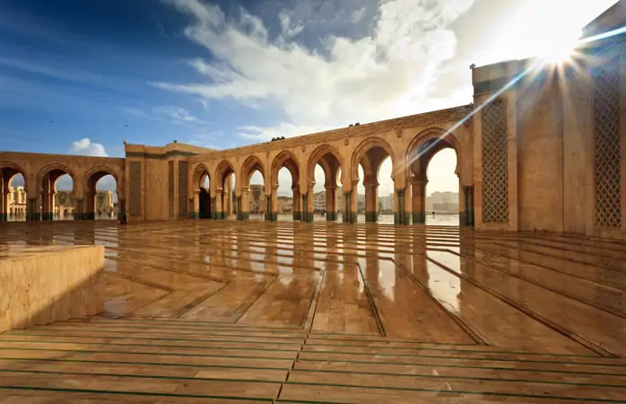 Fas gezi rehberi- Göz kamaştırıcı II. Hasan Camii’nin avlusu