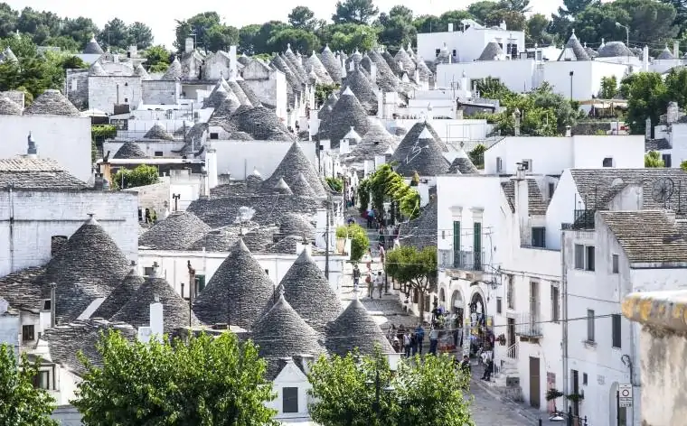 Unesco Dünya Kültür Mirası listesinde olan Alberobello'nun Trulli evleri