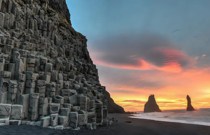 en ilginç yerler - Plajlar çok farklı şekil ve boyutlarda olabiliyor. İzlanda'dayken siyah kumsallı Reynisfjara'ya bir şans verebilirsin