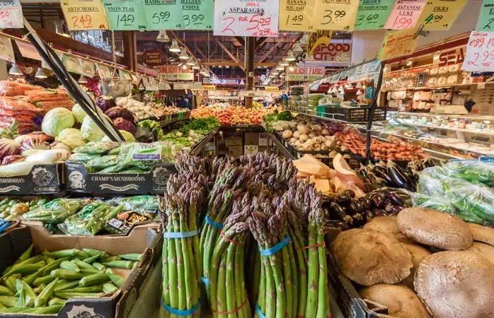 Dünyanın en iyi yemekleri: Vancouver’daki Granville Island Şehir Pazarı adeta bir sebze cenneti