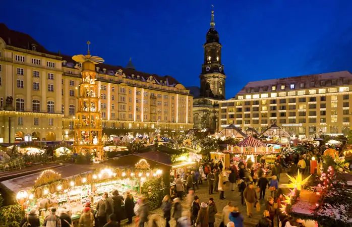 Noel pazarları- Dresden’deki Striezelmarkt, Almanya’nın en eski Noel pazarıdır